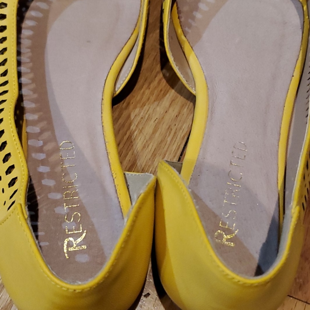 Peep toe yellow (2) 7.5 worn twice EUC - Picture 3 of 6